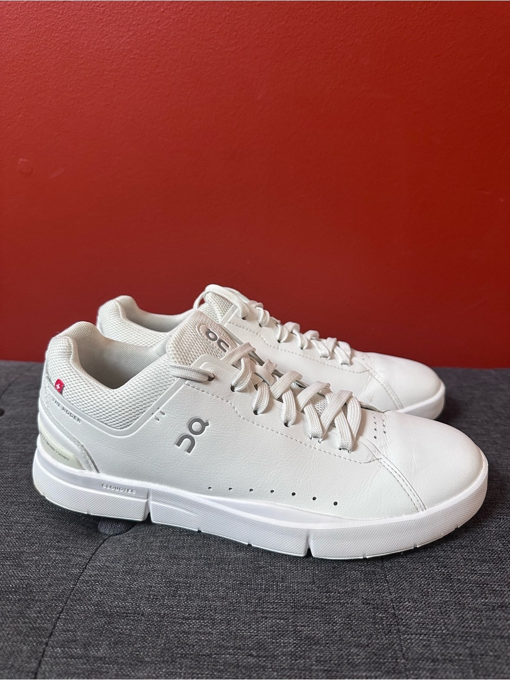 On Cloud The Roger Advantage All White Leather Sneaker Size Women’s US 9.5